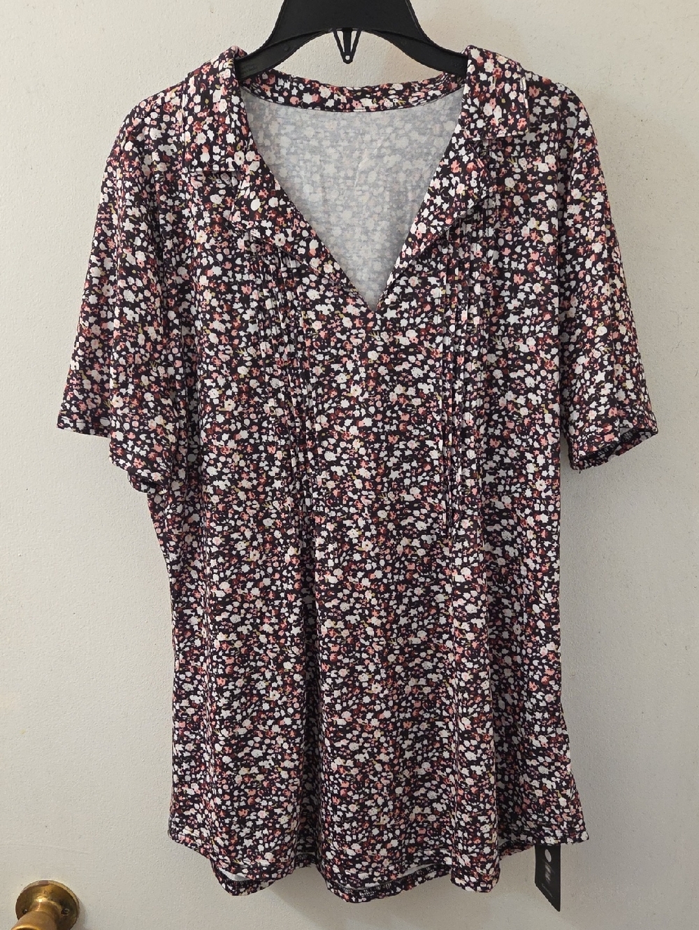 Floral V-Neck Short Sleeve Blouse in Multicolor